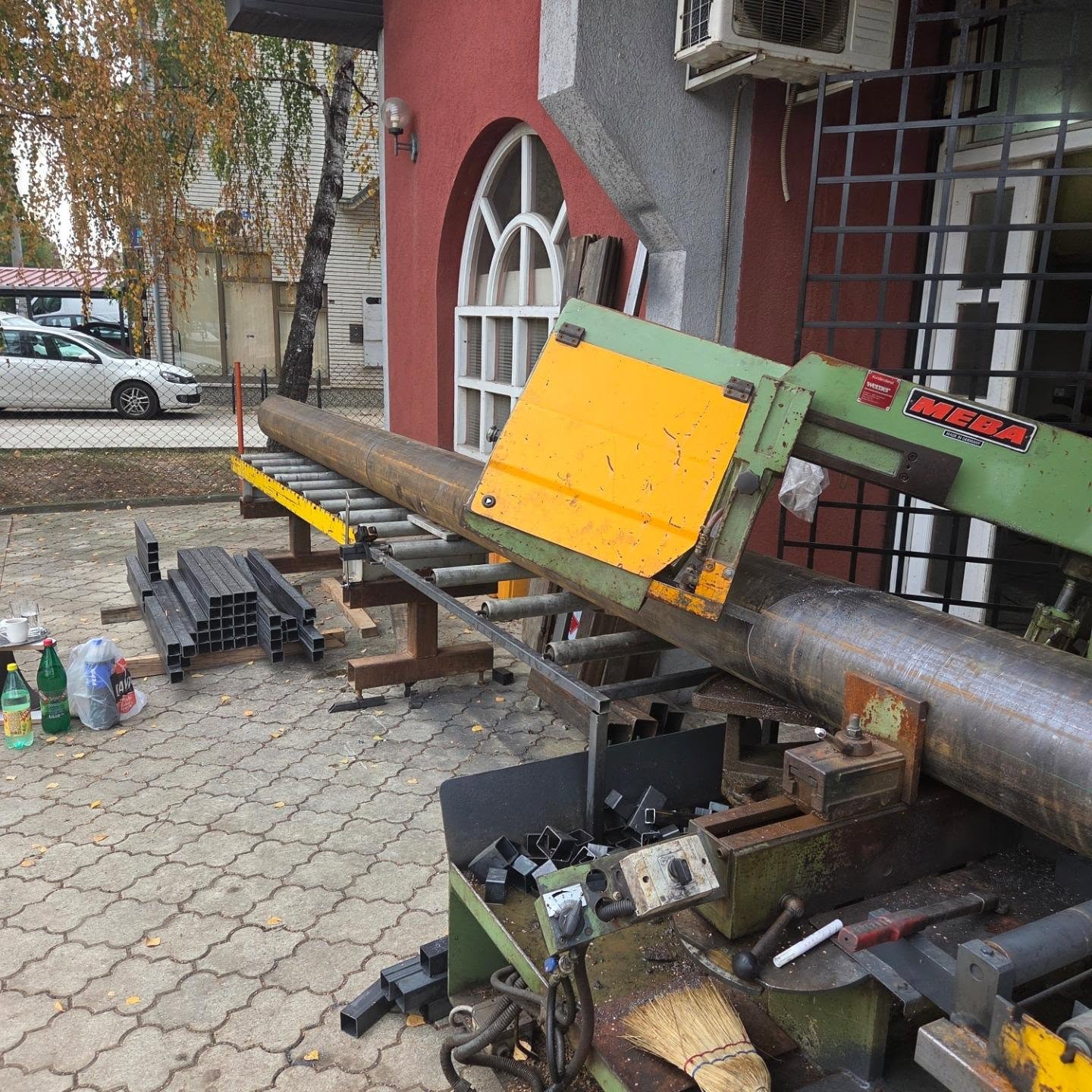 Sečenje čelične cevi velikog prečnika na tračnoj testeri